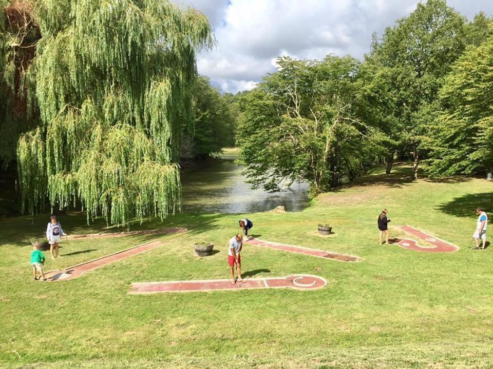 Camping Les Petites Minaudieres Hotel Saint-Sauveur  Bagian luar foto