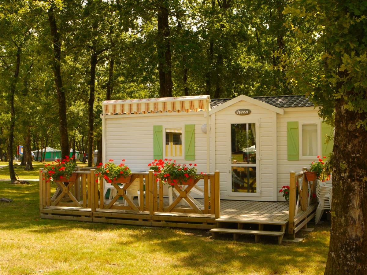 Camping Les Petites Minaudieres Hotel Saint-Sauveur  Bagian luar foto
