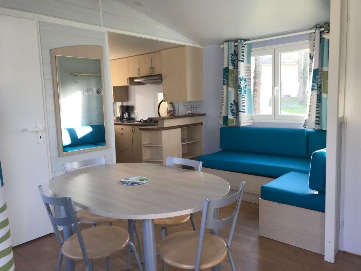 Camping Les Petites Minaudieres Hotel Saint-Sauveur  Bagian luar foto
